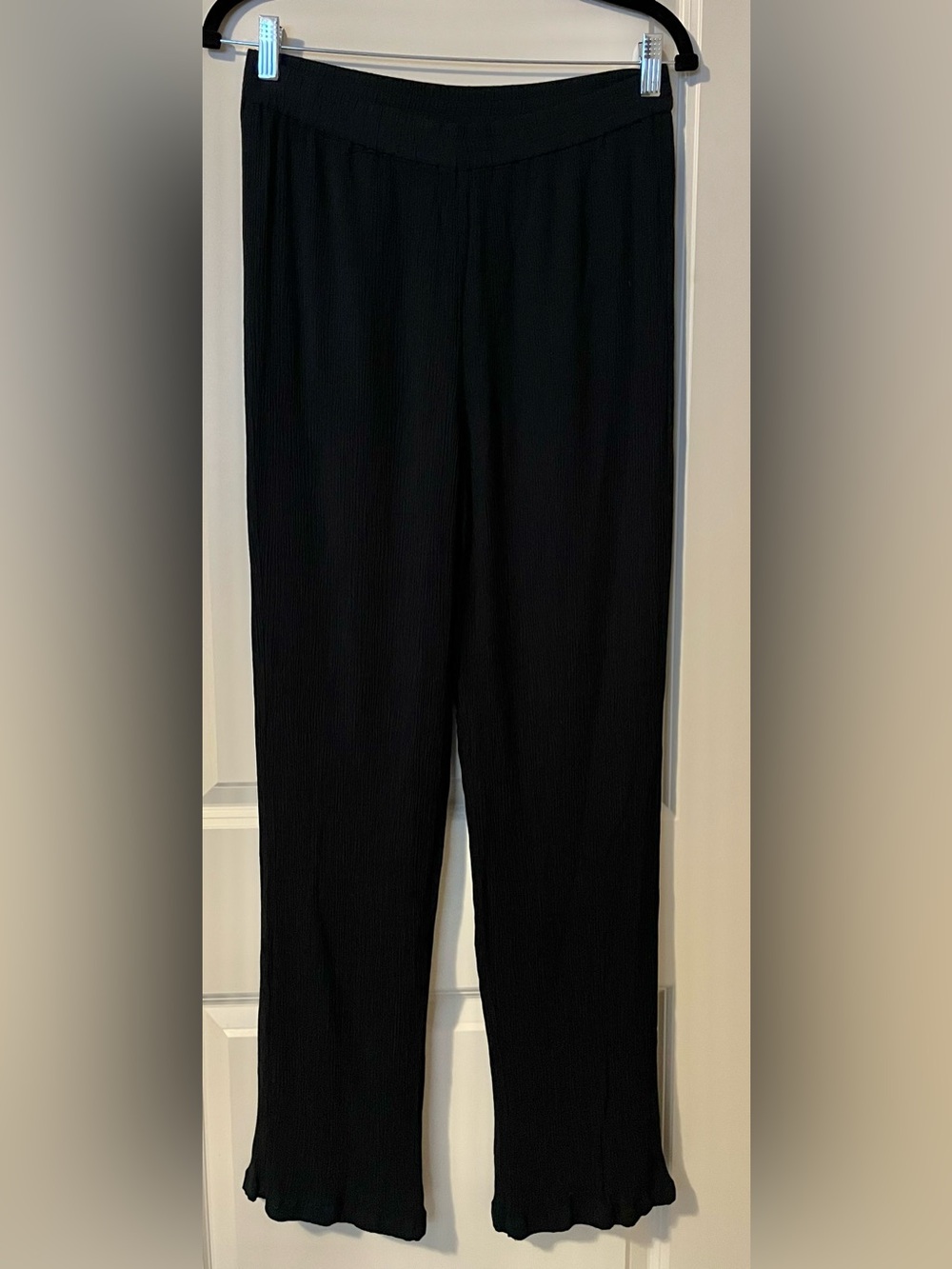 Aritzia Babaton Black Crinkle Textuted Pull-on Pant Size Medium
